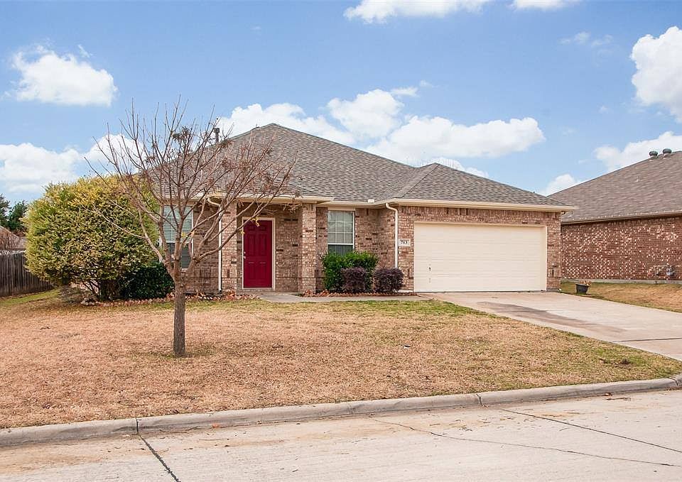 1st image of 713 Bowie Ln