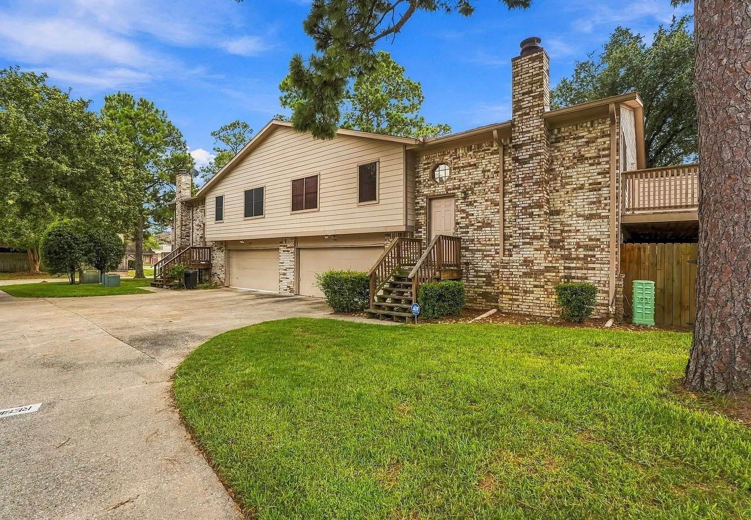 3 bed, 3.0 bath, 1860 sqft, $1,895 — Photo 1