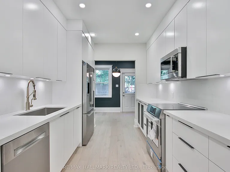 639 Broadview Ave #MAIN FL — Photo 16