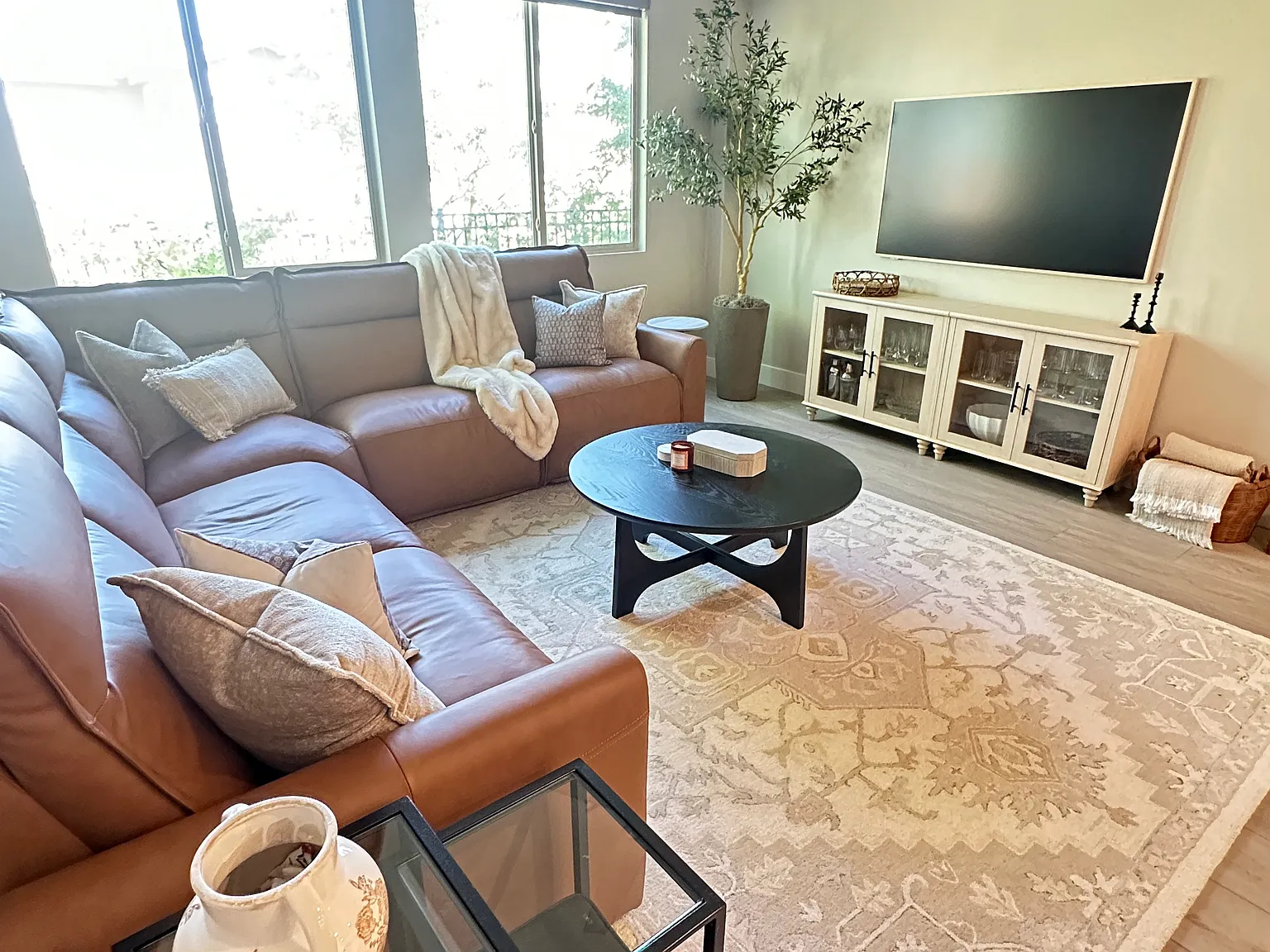 2 bed, 1400 sqft, $4,000 — Photo 3