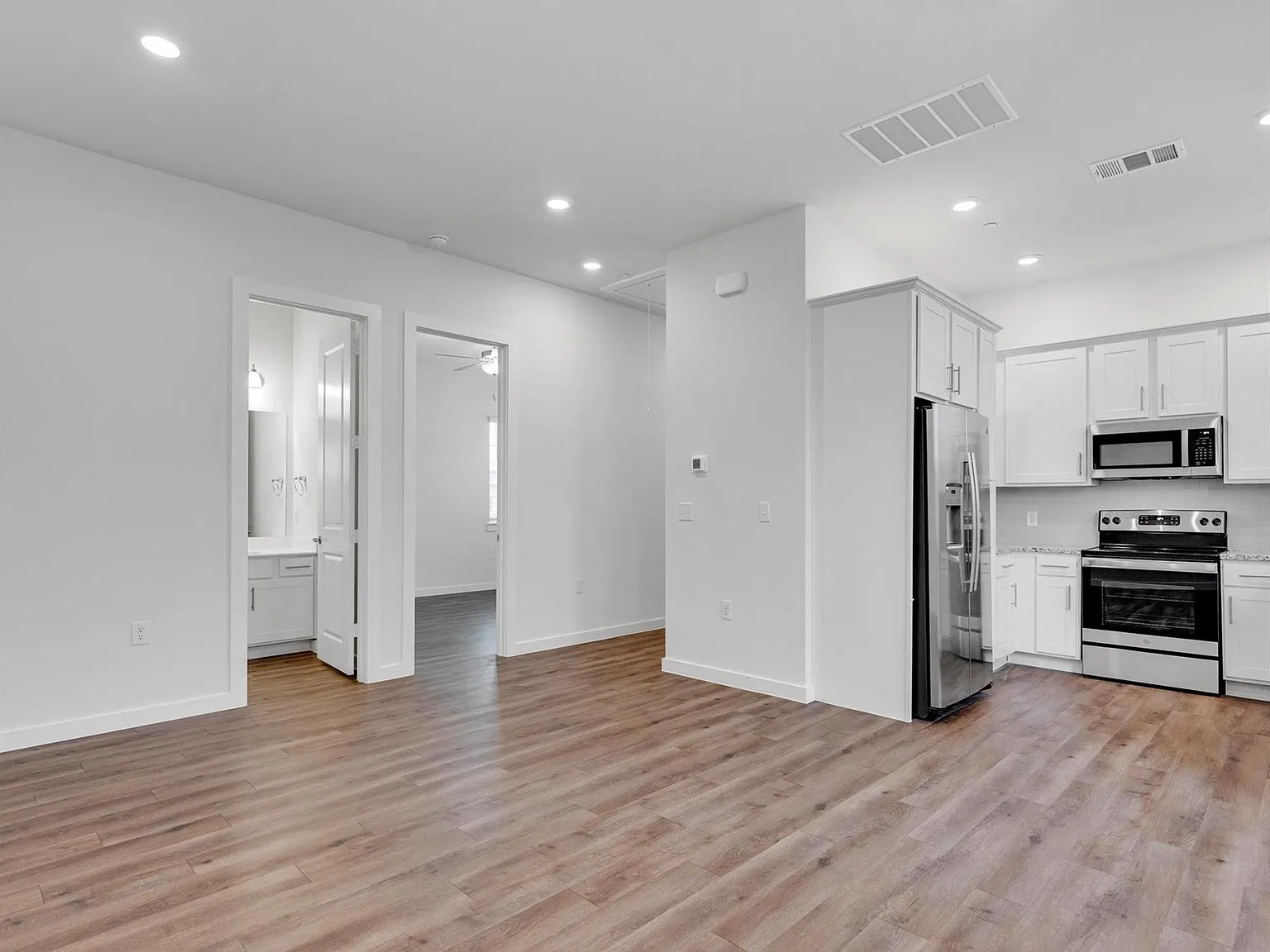 1 bed, 1.0 bath, 709 sqft, $1,649 — Photo 4