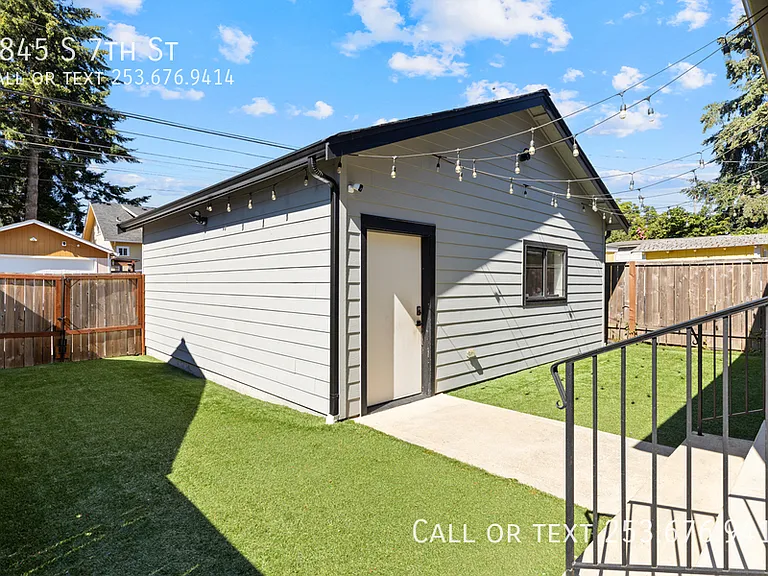 4845 S 7th St — Photo 5