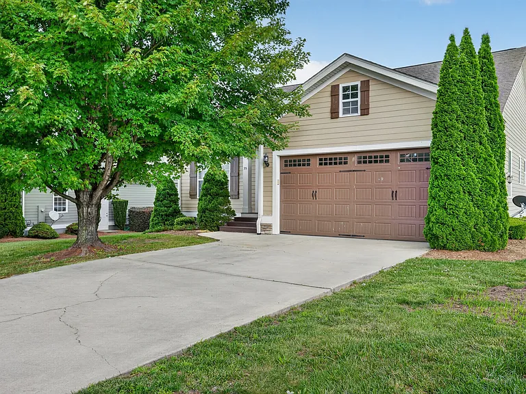 35 Copper Ct — Photo 1