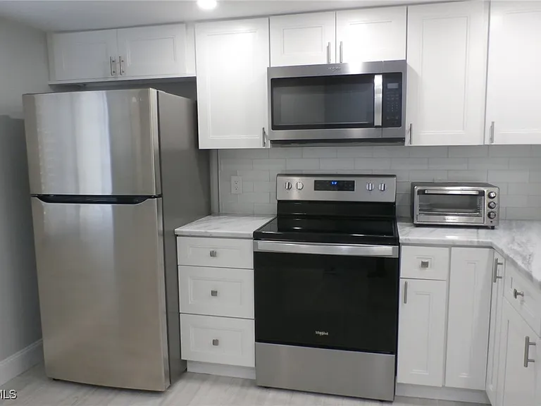 11110 Caravel Cir #101 — Photo 4