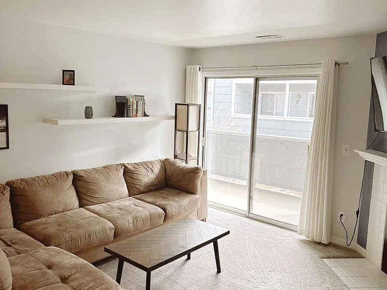 4652 White Rock Cir #10 — Photo 2