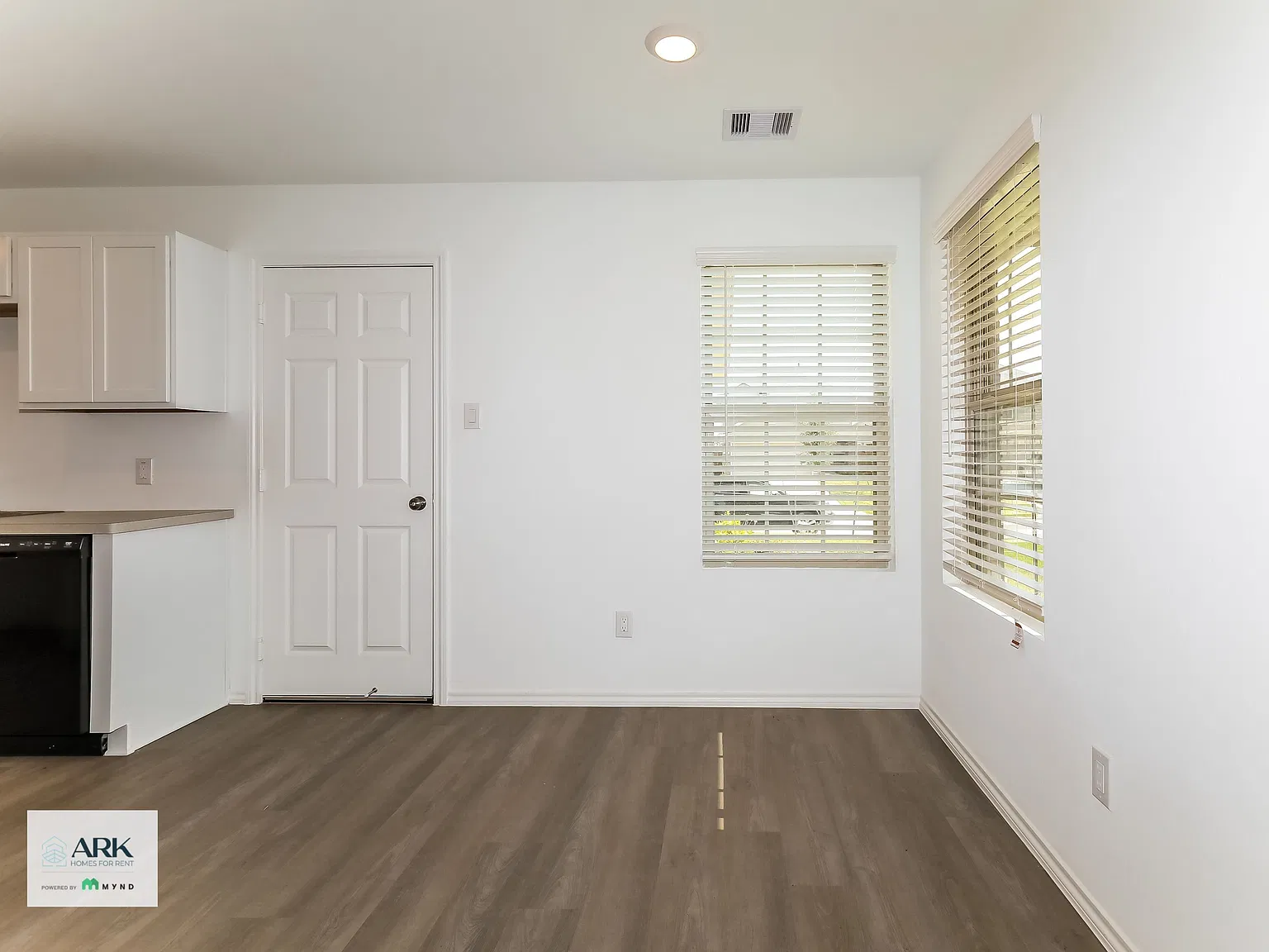 3 bed, 2.0 bath, 1249 sqft, $1,779 — Photo 3
