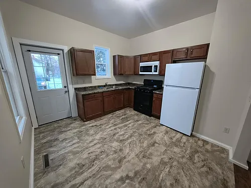 1114 Cumming Ave Photo 1