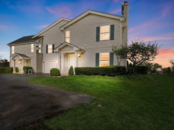 1367 Orleans Dr, Mundelein, IL 60060