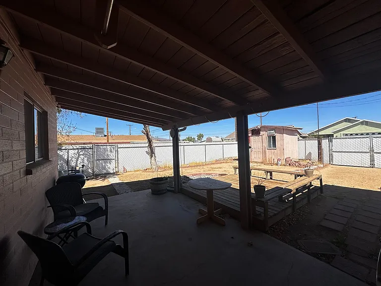 2545 Kemp Ave — Photo 14