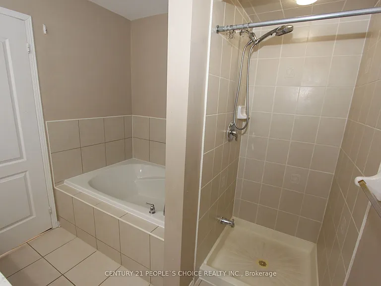 14 Thornbush Blvd — Photo 22