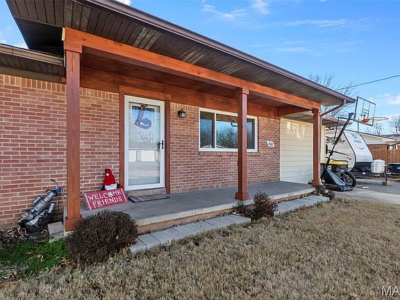 4th image of 1900 Treasure St