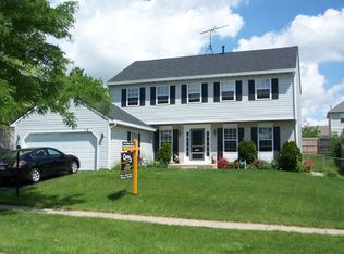 12 Larkspur Ln, Streamwood, IL