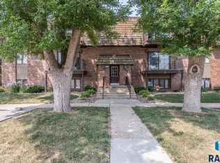 3560 S Gateway Blvd APT 202, Sioux Falls, SD 57106