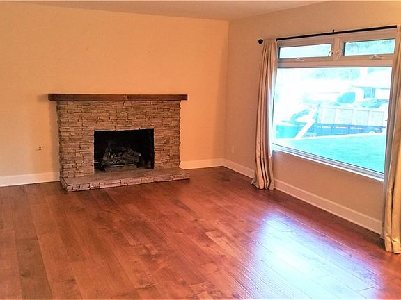 3rd image of 22971 Sycamore Creek Dr