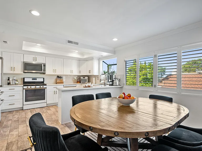1825 Caddington Dr — Photo 12