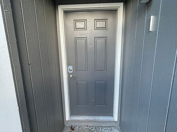 2nd image of 348 Whitesell Ave W APT 1
