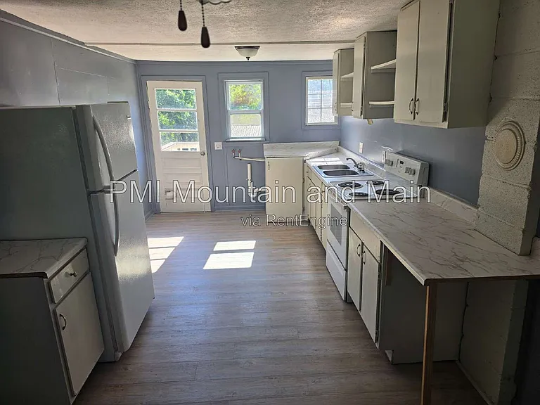 51 Summit St #1 — Photo 9