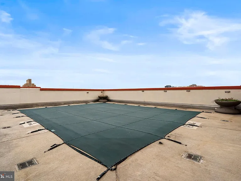 1020 N Highland St #907 — Photo 37