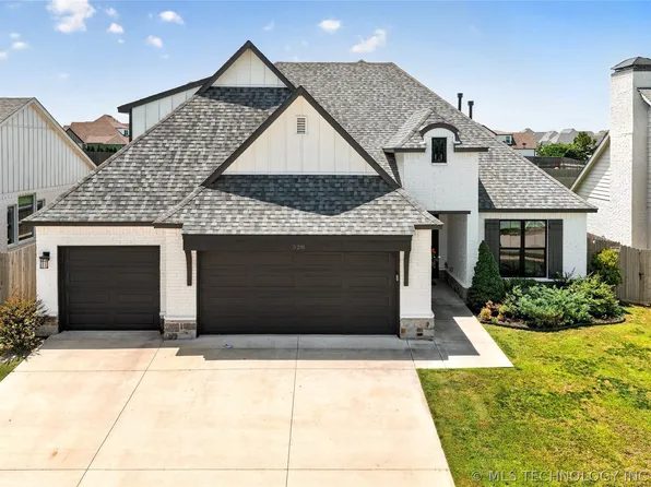 528 E 126th St S, Jenks, OK 74037