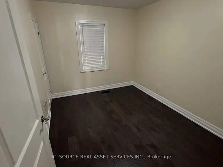 17 Hubert Ave #MAIN FL — Photo 10