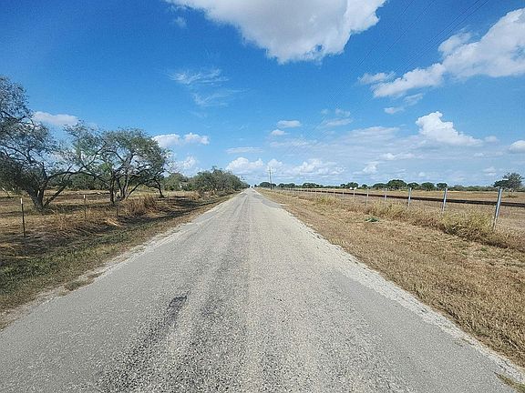 4th image of 10220 Baker Rd