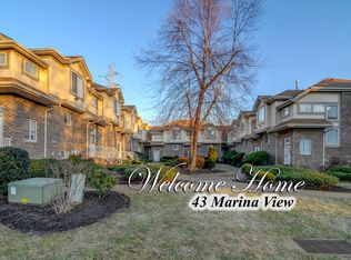 43 Marina View Dr #43, Sewaren, NJ 07077