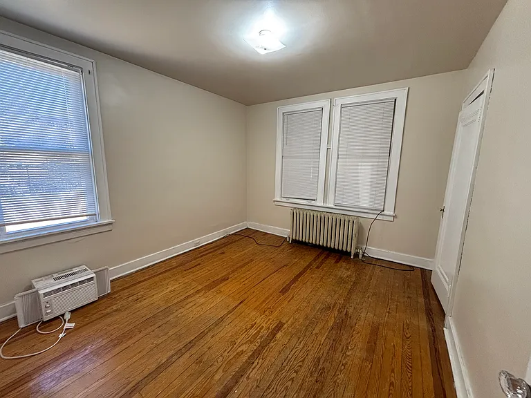1400 Maple Ave #1 — Photo 8