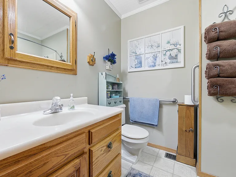 1715 N Stony Point — Photo 14