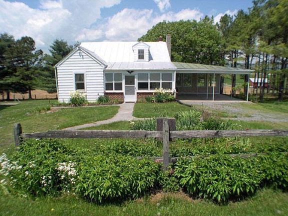 3rd image of 54 Genevieve Ln