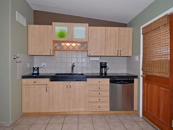 5th image of 704 Claudine St NE