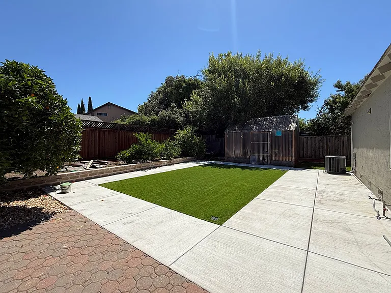 1268 Flickinger Ave — Photo 11