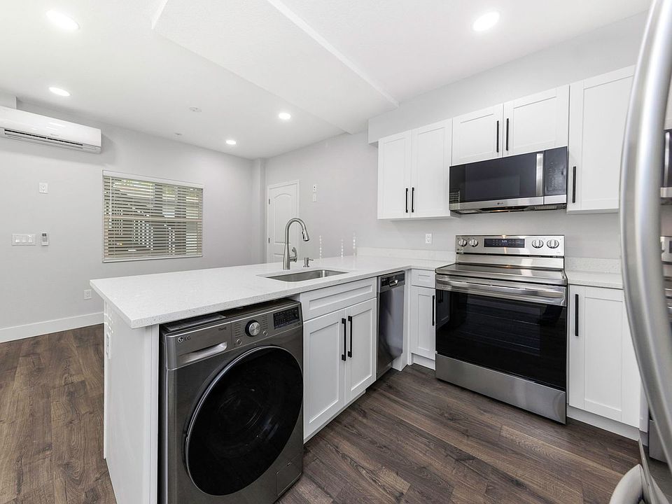 1st image of 165 17th Ave SE #3A