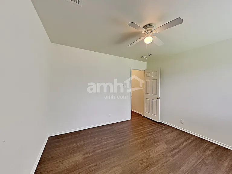 2915 Encino Riv — Photo 15