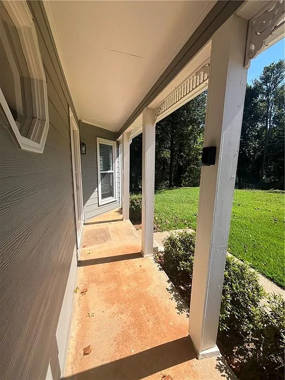 3 bed, 2.5 bath, 1588 sqft, $2,300 — Photo 4