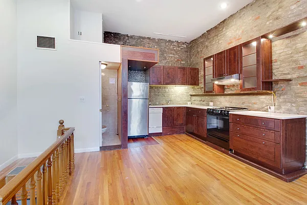 Rented by Twyford Real Estate | media 55