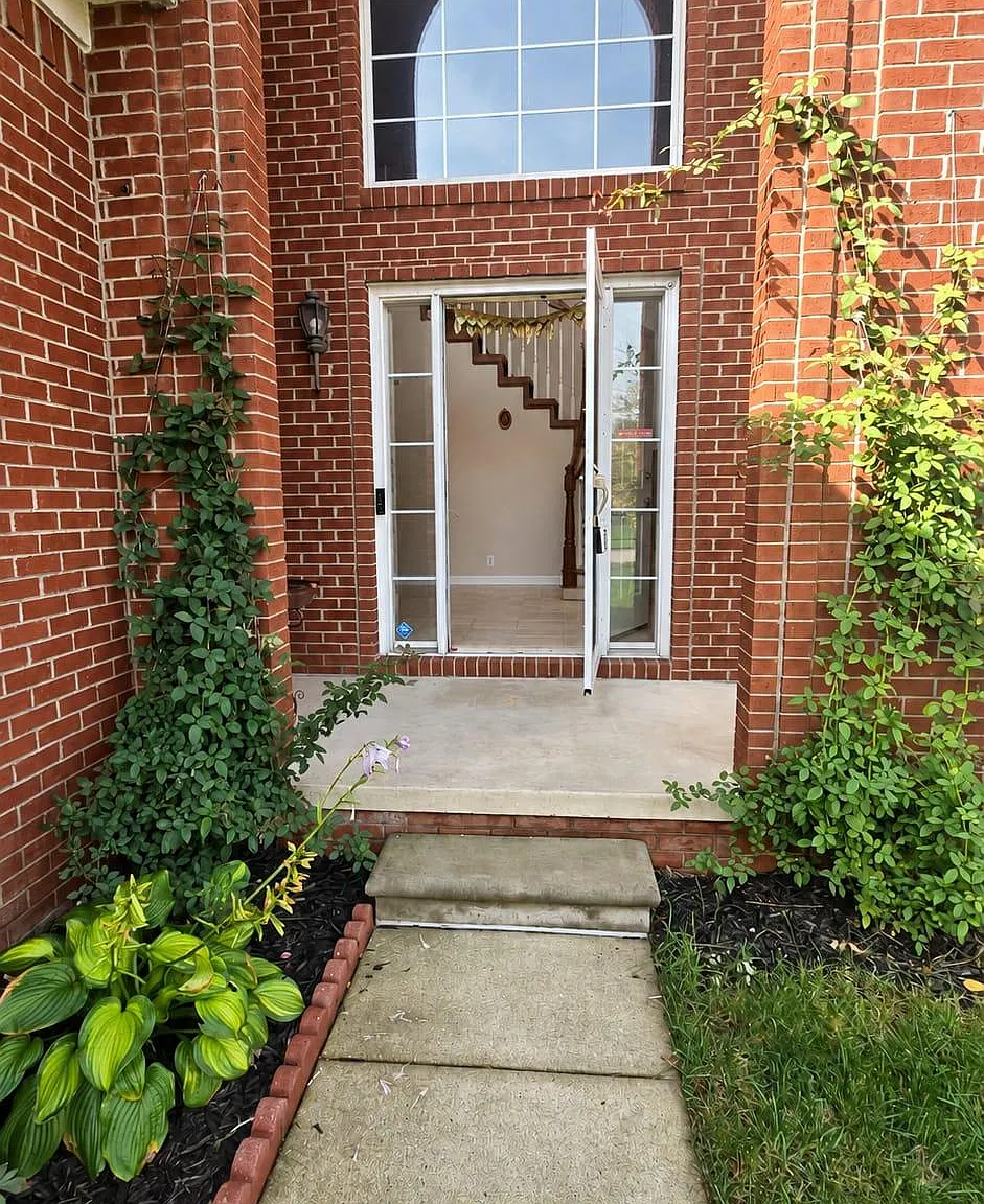 4 bed, 3090 sqft, $3,500 — Photo 2
