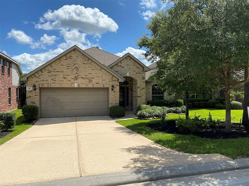 42 Black Swan Ct