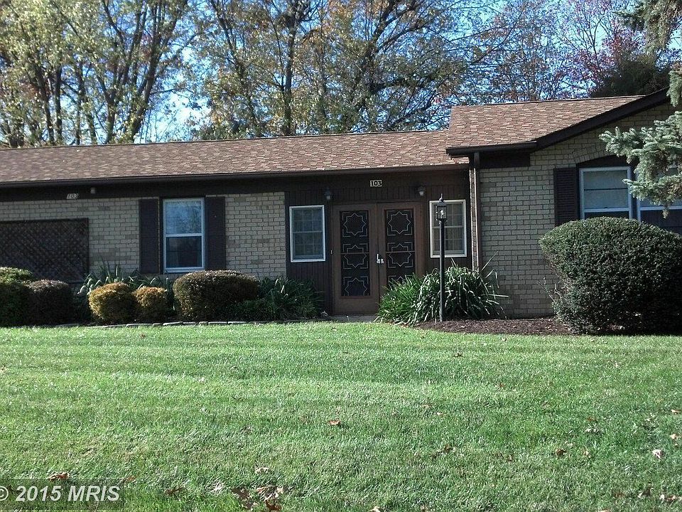 1st image of 103 Mimosa Dr