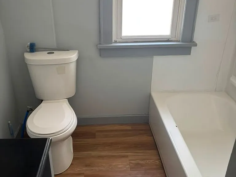 2100 Newton St — Photo 11