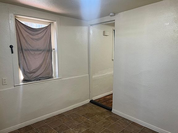 3rd image of 512 1/2 N Eastman Ave