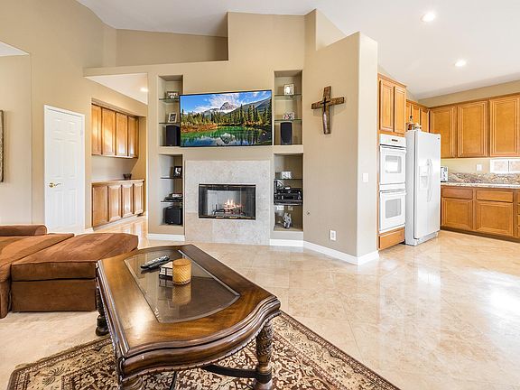 4th image of 79574 Carmel Valley Ave