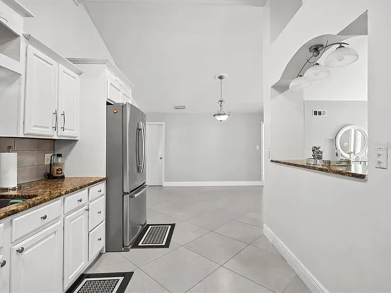 4024 Anthony Ln — Photo 9
