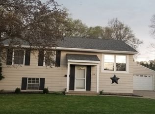 704 W 10th St, Rock Falls, IL 61071