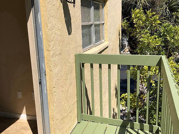 Sunny Balcony with southern exposure.