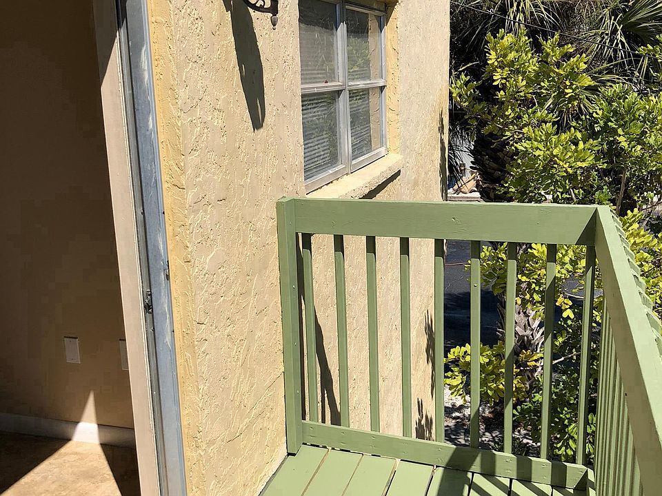 Sunny Balcony with southern exposure.