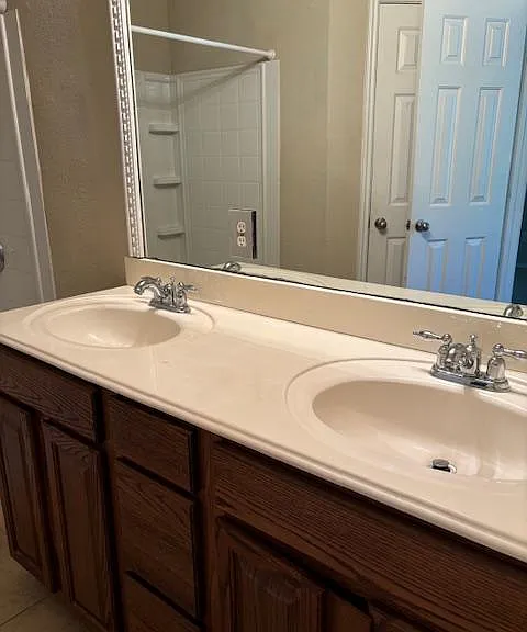1123 Landon Ln — Photo 12