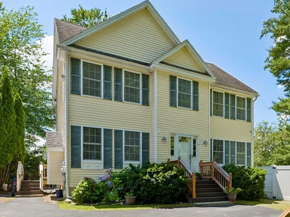 9 Perron Way, Lowell, MA 01854