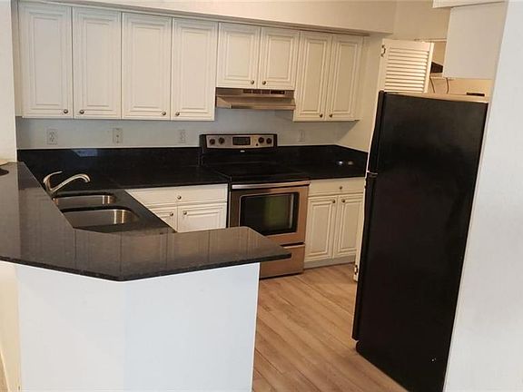 3rd image of 8245 Ibis Club Dr APT 409