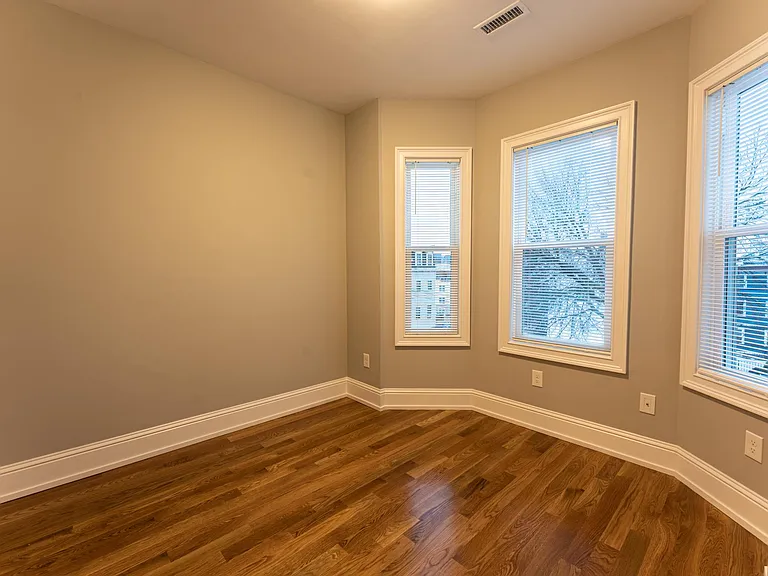 305 W 3rd St #2 — Photo 19