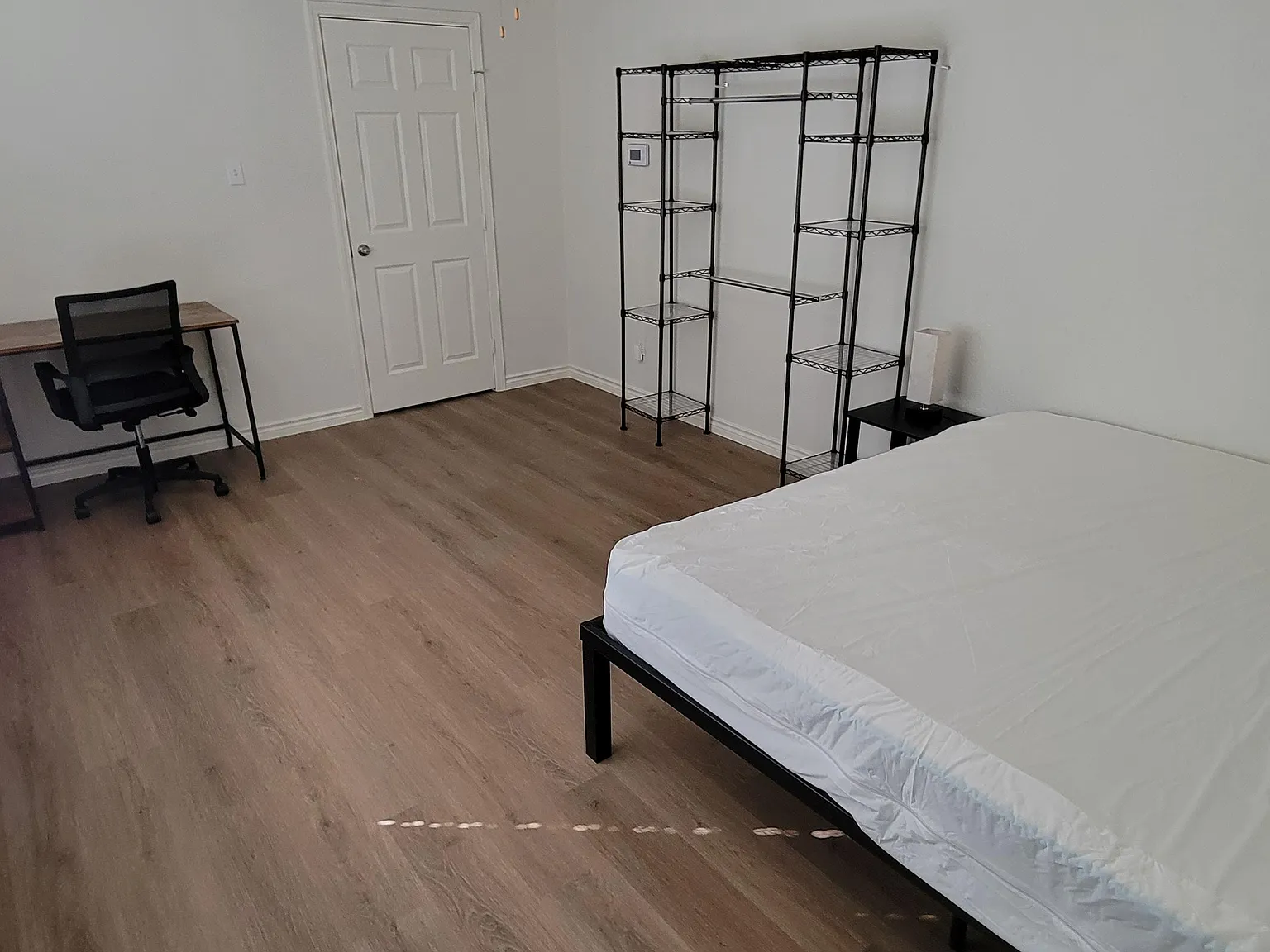 4 bed, 2.0 bath, 2051 sqft, $871 — Photo 3